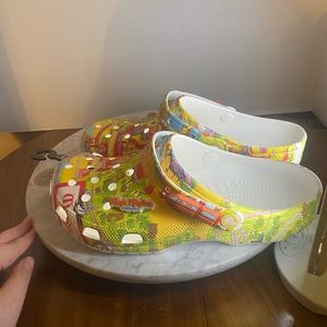 Disney crocs new 11WM 9MN